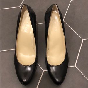 Lauren Ralph Lauren Black Leather Heels. Size 9.5